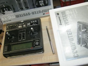 Graupner Sender MC 19 35 Mhz  mit Akku 4 Sprachen möglich - Bild 1 von 12