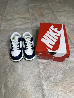 Zapato Nike Dunk Low Sail Midnight Navy Volt Tint TD Talla 7c Azul FB9107-127 NUEVO CON ETIQUETAS Foto 1 de 4