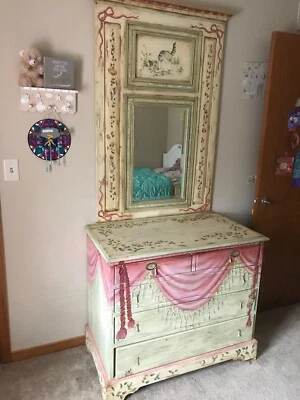 Habersham painted dresser with mirror - Image 1 of 4