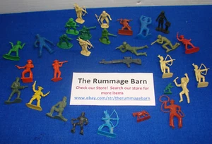  vintage ARMY INDIAN COWBOY TOY SOLDIERS plastic --- old - Picture 1 of 4