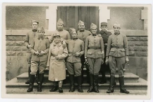 CARTE PHOTO, des jeunes militaires prennent la pose 38ème 121ème régiment - Picture 1 of 2