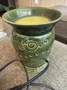 Scentsy Wax Warmer Green Ceramic Excellent Pre-owned Condition - Picture 1 of 4