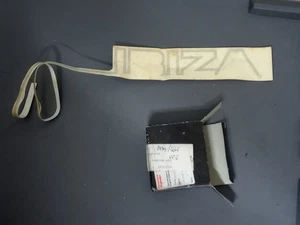 SEAT IBIZA 1° S ADESIVO SIGLA SCRITTA FREGIO STEMMA DECALCOMANIA SX SE021590125K - Picture 1 of 4