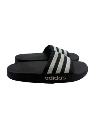 Sandálias Adidas Adilette G27625 pretas unissex infantil tamanho 1 EUA - Imagem 1 de 4