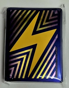Pokémon Surging Sparks TCG ETB Mazo de Cartas Selladas Fundas 65ct - Imagen 1 de 2