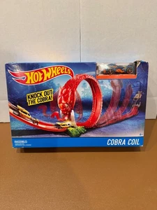 Hot Wheels Cobra Coil Trackset SELLADO DE FÁBRICA (caja de desgaste) - Imagen 1 de 4