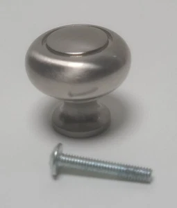 Gebürstetes Nickel 1,25" x 1,25" Schrank/Tür zieht mit 1" Schraube - Bild 1 von 3