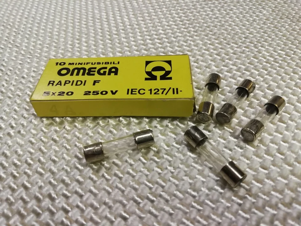 OMEGA 10pz. FUSIBILI 10A 250V in vetro rapidi 5x20mm - 10 pezzi fusibili