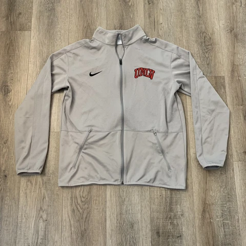 UNLV UNIVERSITY LAS VEGAS REBELS BASEBALL Nike Mens Large Gray light jacket Cover