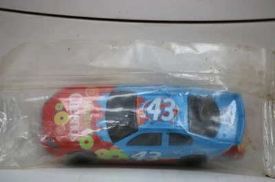NASCAR FRUITY CHEERIOS #43 RICHARD PETTY 1:64 DIECAST 3" COCHE DE CARRERAS NASCAR - Sellado Foto 1 de 4