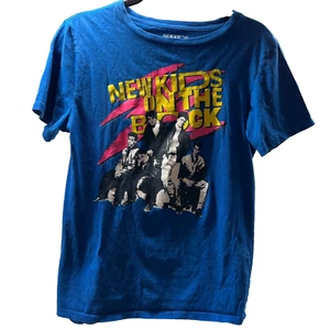 New Kids On The Block T-Shirt Medium Blue 2018 shirt tee tshirt youth kids - Picture 1 of 8
