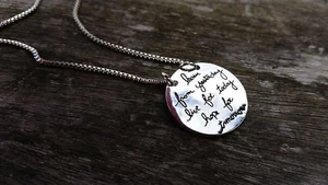 Inspiratioal Aprende de ayer Cita motivacional Collar colgante Live Today - Imagen 1 de 4