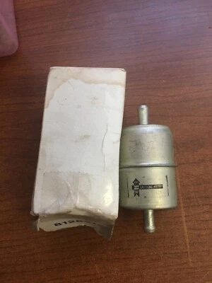 Filtro de sistema de combustible negro plateado para Jeep CJ-5 CJ-6 SJ J8126312 Foto 1 de 4