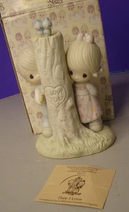 1979 Precious Moments Thee I Love E-3116 Boy Girl Tree Carving I Love You Figure - Picture 1 of 15