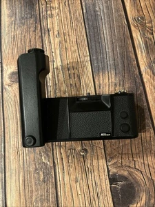 Avvolgitore motore Nikon MD-4 per Nikon F3 F3HP dal GIAPPONE - Foto 1 di 13