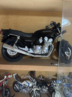 Honda Cb750 Black 1/6 Scale Model Diecast Motorcycle Replica Collectible - Image 1 of 3