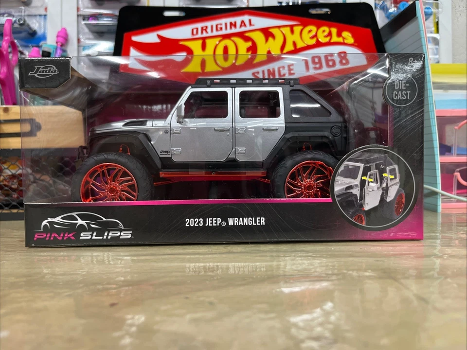 Jada Pink Slips 2023 Jeep Wrangler Chase escala 1:24 Foto 1 de 1