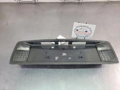 2004 Cadillac XLR acabamento de para-choque traseiro / painel de enchimento de placa de licença - OEM - Imagem 1 de 4