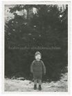 Kleiner Junge im Winter dick eingepackt - Altes Foto 1930er