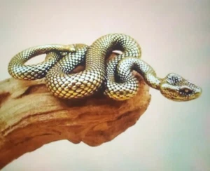 Brass SNAKE tiny Sweet Collectable Ornament 4x2.5x1.2cm - Picture 1 of 3