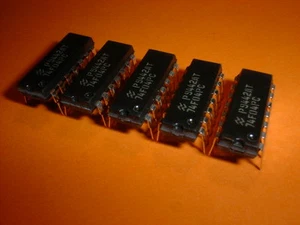 5x 74F04 high-speed Hex Inverter DIP-14  7404 - Picture 1 of 1