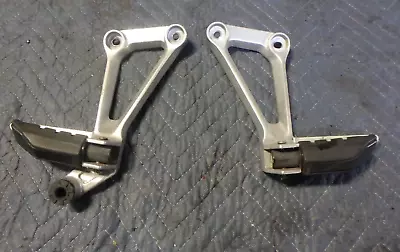 HONDA CBR 500 / CB500F 13- 15  PILLION PEGS LEFT + RIGHT - PASSENGER PEG ASSY - Image 1 of 4
