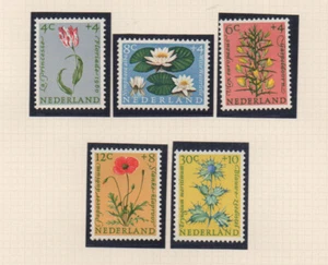 Niederlande - Briefmarken - 1960 Charity Stamps - 746-750 MNH - Bild 1 von 1