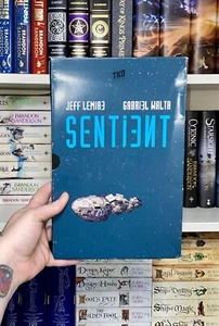SENTIENT 1-6 Set Series SLIPCASE TKO Studios BOX SET Jeff Lemire Gabriel Walta - Bild 1 von 6