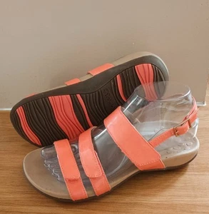 Vionic Teagan Orthaheel Triple Strap Sandals - Coral Size 4 37 Hardly Worn - Picture 1 of 13