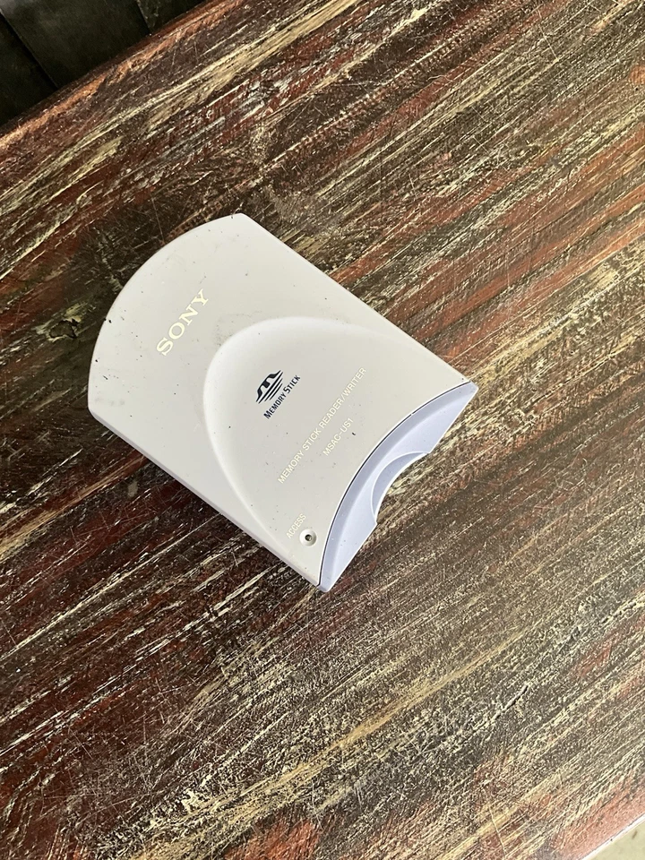 Sony Card Reader Sony Memory Stick Reader/Writer MSAC-US1-Missing Cable - Image 1 of 4