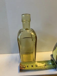 Antike quadratische gelbe Glas Wheaton Flasche 5,5" - Bild 1 von 4