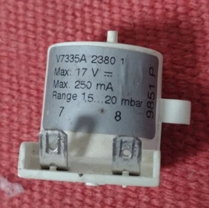 Honeywell Gasregelung Modulureg Gasventil Magnet V7335A 2380 1 - Bild 1 von 7