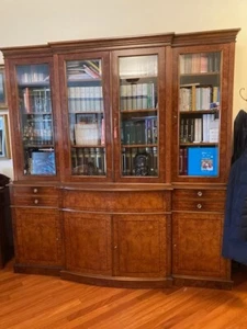 vetrina soggiorno elegante in radica di noce con ribaltina rivestita in pelle - Foto 1 di 8