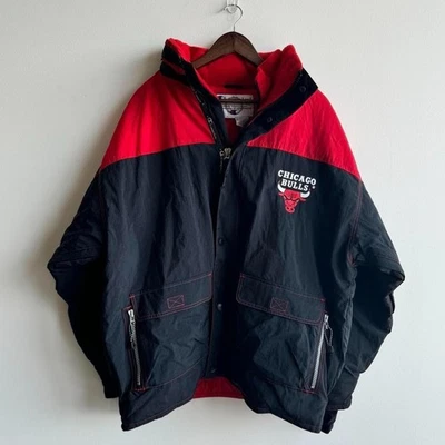 Chaqueta acolchada vintage de los 90 Chicago Bulls Champion talla XXL sin existencias Foto 1 de 4