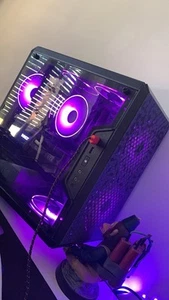 High-End Gaming PC – Ryzen 7 5800X3D + 32GB RAM + Logitech Gear + Monitor LG 27” - Imagen 1 de 3