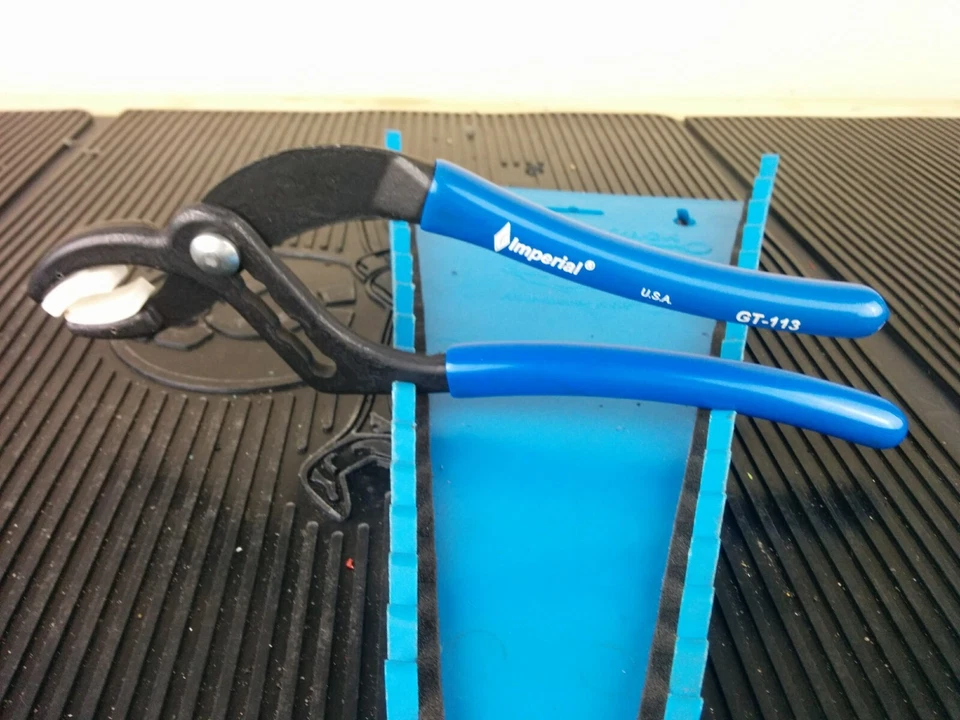 #aj694 ¡NUEVO! Alicates antiestropeantes ajustables de mandíbula suave azul imperial GT113 Foto 1 de 4