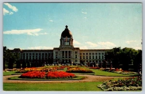 Legislative Building, Flower Beds, Regina, Saskatchewan, Vintage Chrome Postcard - Bild 1 von 2