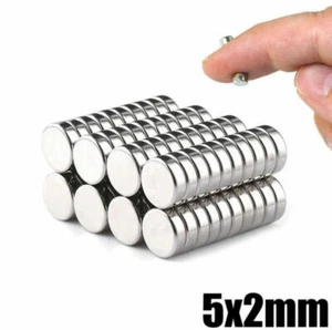 10 Stück 5x2 mm Superstarke Starke Runde Neodym Scheibenmagnete N35 Seltene Erden - Bild 1 von 1