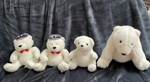 Polar Bear Family - Picture 1 of 4
