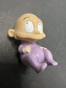 Figura de juguete Rugrats Baby Dill Pickles figura Nickelodeon púrpura pijama 2 pulgadas - Imagen 1 de 8