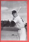 1953  Yankees   Glossy    Team Issue   Art Schult