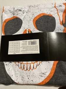 Halloween t-shirt Skull Halloween tee shirt size XL Distressed skull tee - Picture 1 of 4