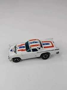 VINTAGE HOT WHEELS - '57 T-BIRD WHITE W/THUNDERBIRD LOGO HK 1977 White Red Blue - Picture 1 of 7