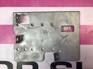 OEM Radio RH Support Bracket 66201FE000 2002-2004 Subaru Impreza - Bild 1 von 2