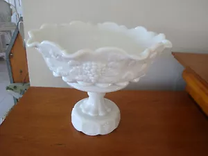 VINTAGE Westmoreland Milchglas Paneele Traube Rüschen Füße Sockel Schüssel - Bild 1 von 4