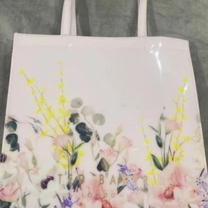 Ted Baker Branded Albacon large floral tote pink nude BNWT RRP £40.00 summer bag - Picture 1 of 11