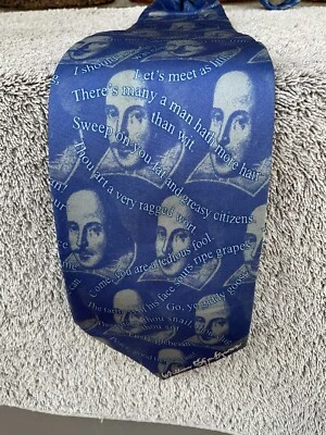 Corbata de seda Fox & Chave para hombre** tema Shakespeare. Made In England 🏴♠��♠��♠�♂♠��♠�� Foto 1 de 4