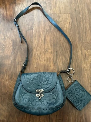 Cartera Bandolera Patricia Nash Rosa Micaela Baguette Azul Coral Cuero con Cartera Foto 1 de 4