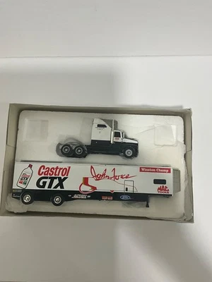 Camión diecast John Force 1997 Castrol autografiado 1:64 NHRA - Herramientas Mac Foto 1 de 3
