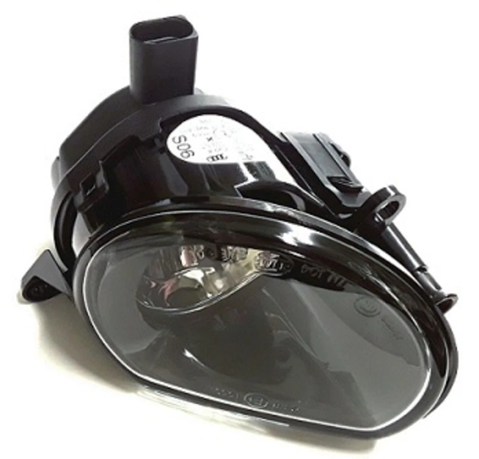 Genuine AUDI A3 S3 Sportback Lim. quattro. Q7 Halogen Fog Lamp Left 8P0941699A - Image 1 of 1